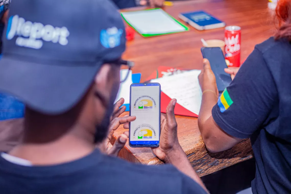 UNICEF Gabon U-reporters using the Learning Passport